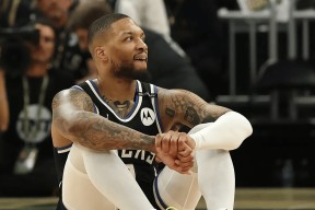 爱游戏ayx登录 -国际比赛日体能课后，密尔沃基雄鹿官宣签约备战NBA总决赛，质疑声仍在，临场指挥获称赞的简单介绍