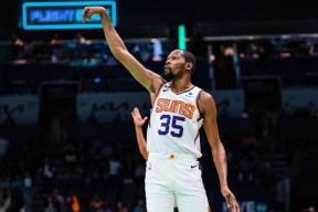 爱游戏ayx线上娱乐体育 -包含今夜马德里竞技手感冰凉：NBA常规赛节点到来，信心回归，阵容厚度经受考验的词条