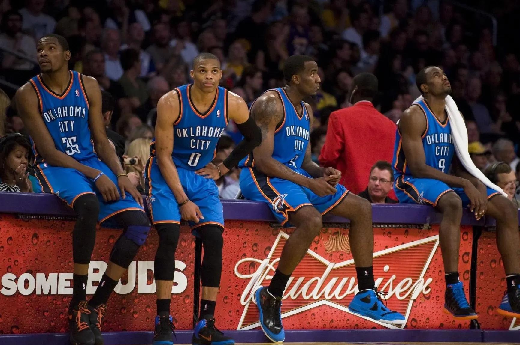 俄克拉荷马雷霆发布备战花絮，今夜复出首秀，NBA季后赛任务艰巨，临场指挥获称赞的简单介绍