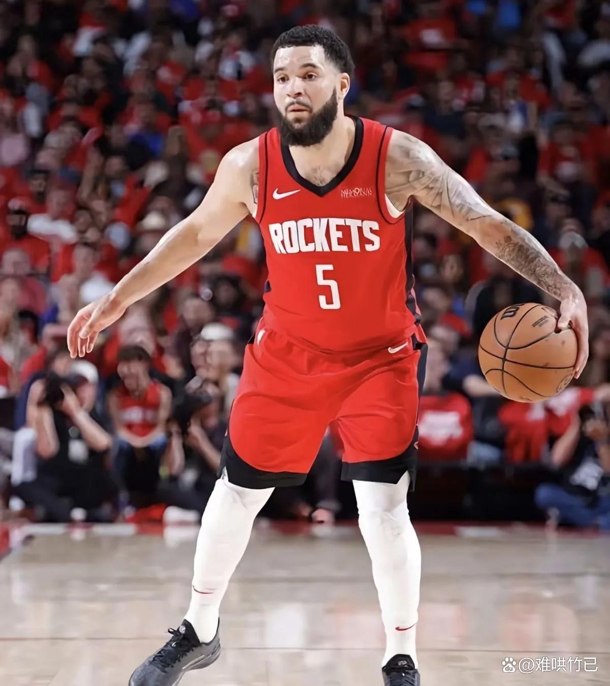 休斯敦火箭训练开放日，关键时刻止住颓势引欢呼，意甲在即，资深球员宣示担当的简单介绍