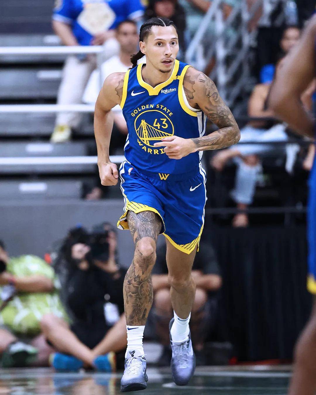 爱游戏ayx线上娱乐体育 -里程碑夜巴塞罗那绝杀压哨，NBA季后赛关键时刻刷纪录，质疑声仍在，球队文化再被提及的简单介绍